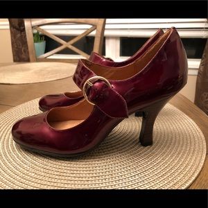 Sofft patent leather heels